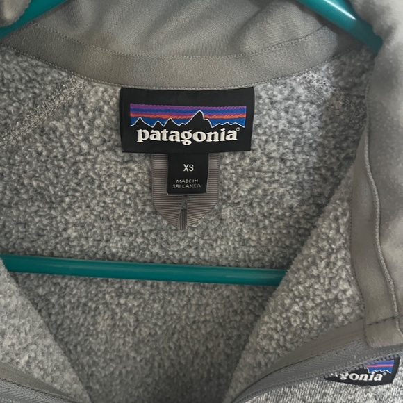 Women's Patagonia Quarter Zip - Picture 2 of 3